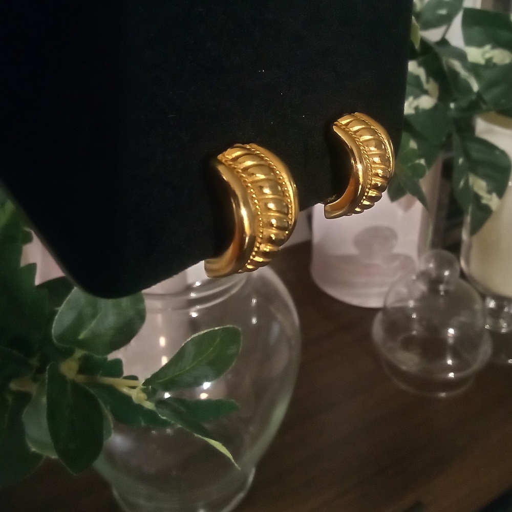 Source Unknown Gold Textured Hoop Earrings